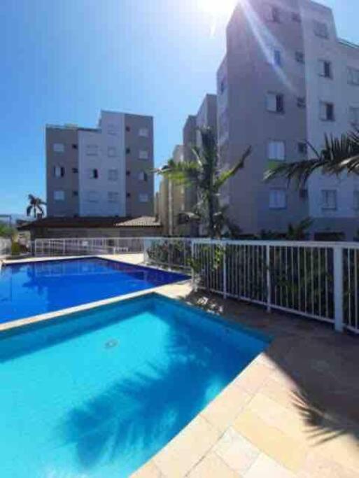 Apto Em Ubatuba Divisa Com A Praia De Itagua E Facil Acesso As Praias Fica Ao Lado Do Atacado Tenda Da Rodovia Rio Santos Exterior foto